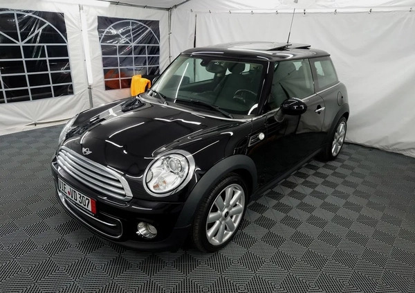 MINI Cooper cena 39900 przebieg: 114000, rok produkcji 2014 z Błażowa małe 781
